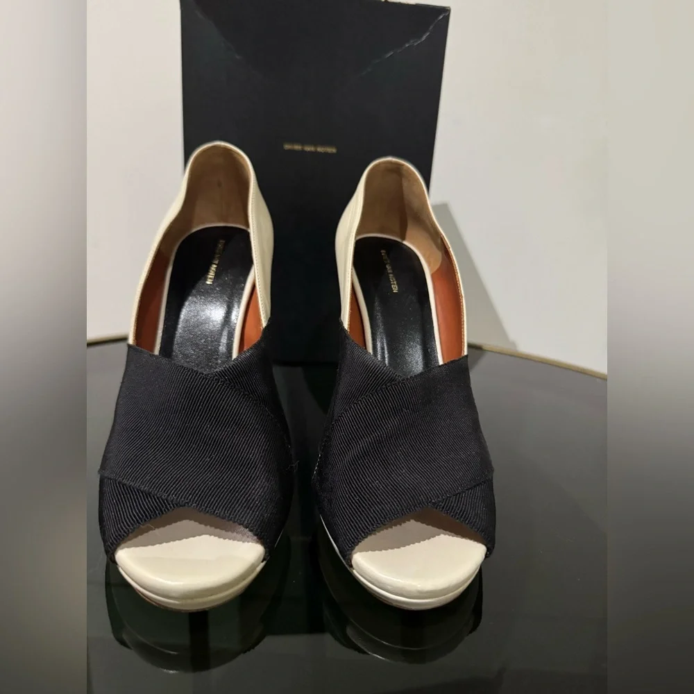 Dries Van Noten ecru leather with black fabric.designers signature curved heel. - Picture 3 of 14